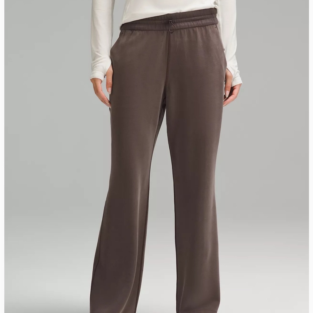 Lululemon softstreme pants size 10 short